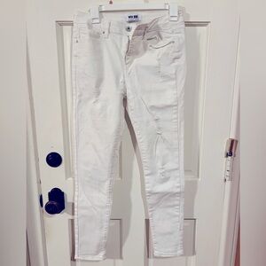 White women’s skinny pants size 5